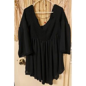 Black off shoulder, baby doll tunic. 3/4 sleeves.